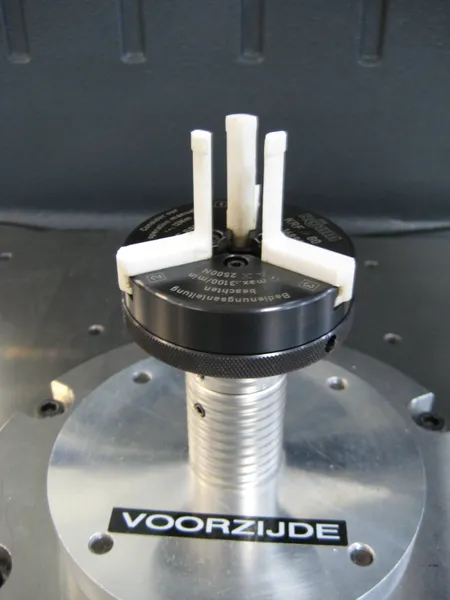 Three jaw chuck